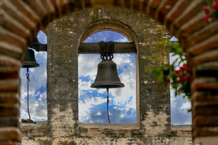 Os sinos tocam para Iancu ainda hoje / foto: Adobe Stock